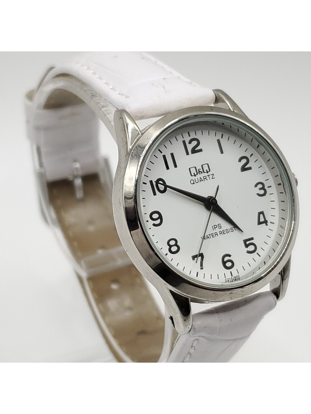 Q&Q Quartz Womens Watch 30mm White Leather Band New Battery